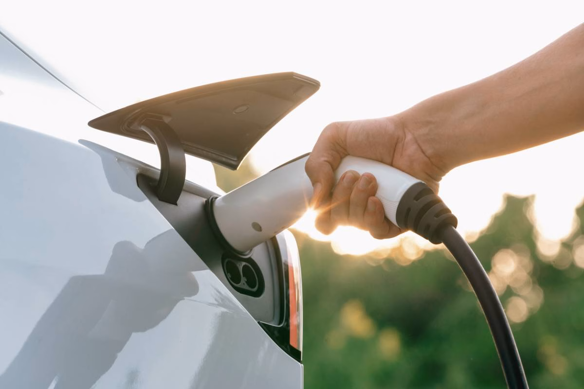 media-comment-choisir-votre-voiture-electrique-parmi-les-modeles-disponibles